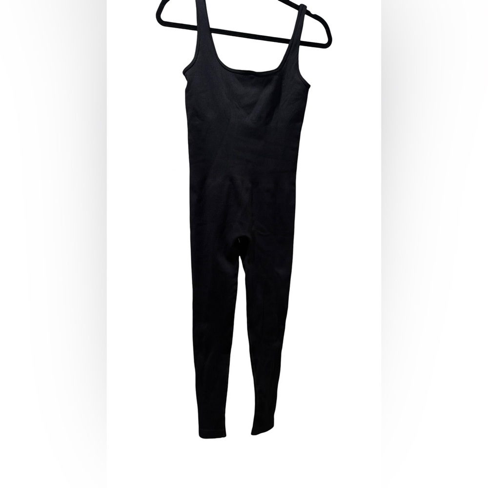 NWOT Black Ribbed Sleeveless Jumpsuit - Picture 4 of 4